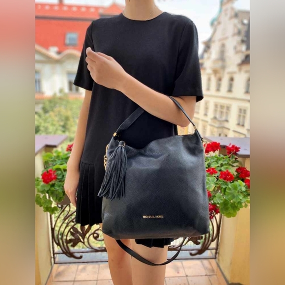 Michael Kors Black Leather Bedford Tassel Shoulder Bag - Picture 4 of 16